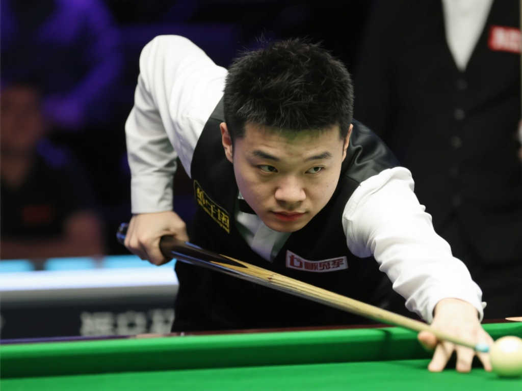 赵心童再创辉煌!世锦赛夺冠斩获三大赛第二冠,继2021英锦赛后再度登顶 赵心童再创辉煌!世锦赛夺冠斩获三大赛第二冠,继2021英锦赛后再度登顶